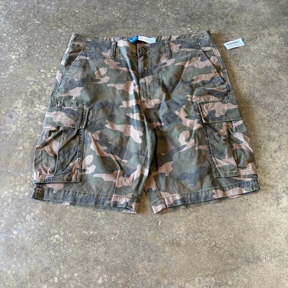 2000s old navy camo cargo shorts